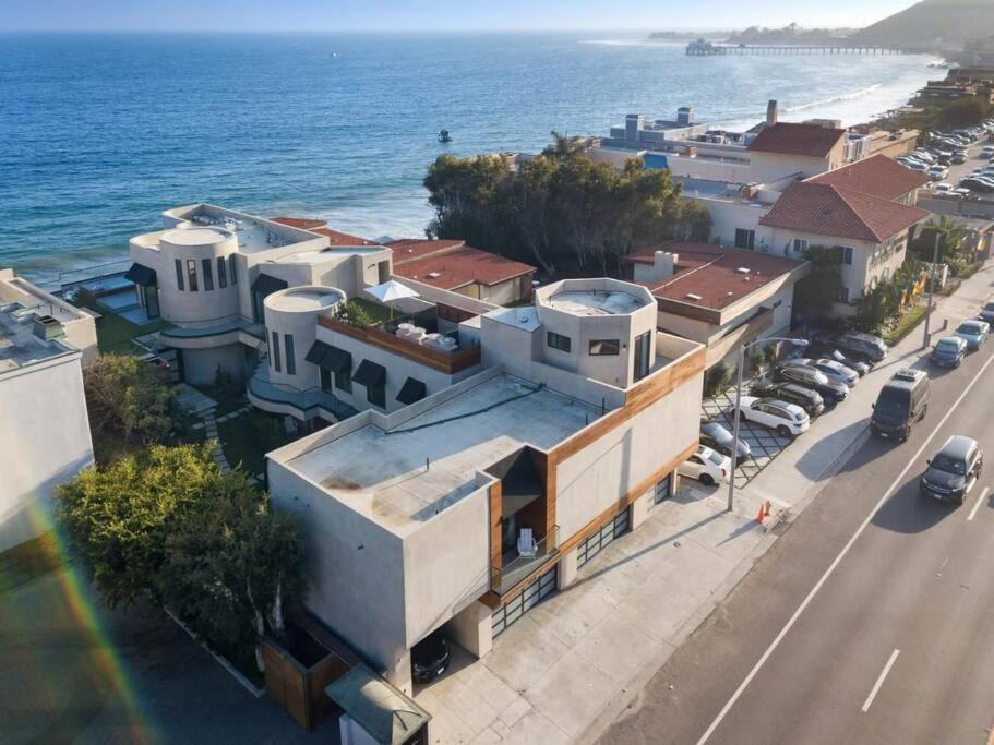 Malibu Sand Carbon Beach Suites Bagian luar foto