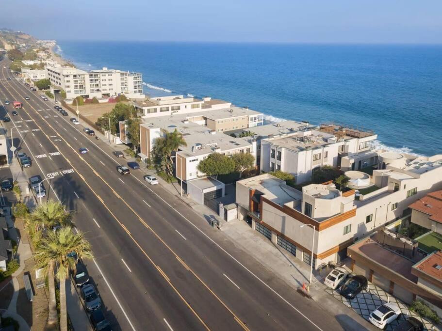 Malibu Sand Carbon Beach Suites Bagian luar foto