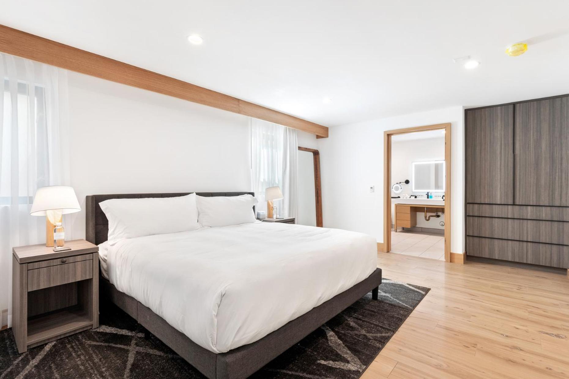 Malibu Sand Carbon Beach Suites Bagian luar foto