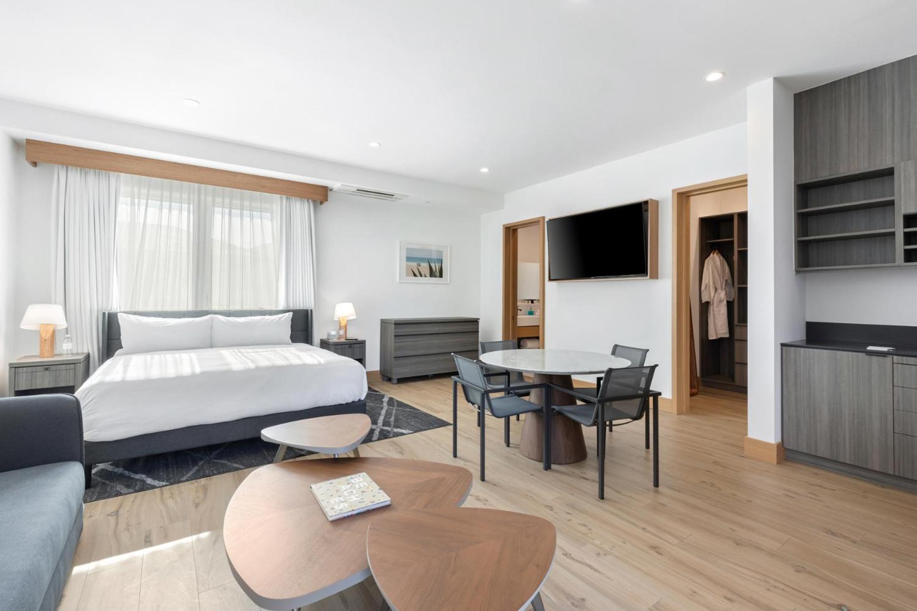 Malibu Sand Carbon Beach Suites Bagian luar foto