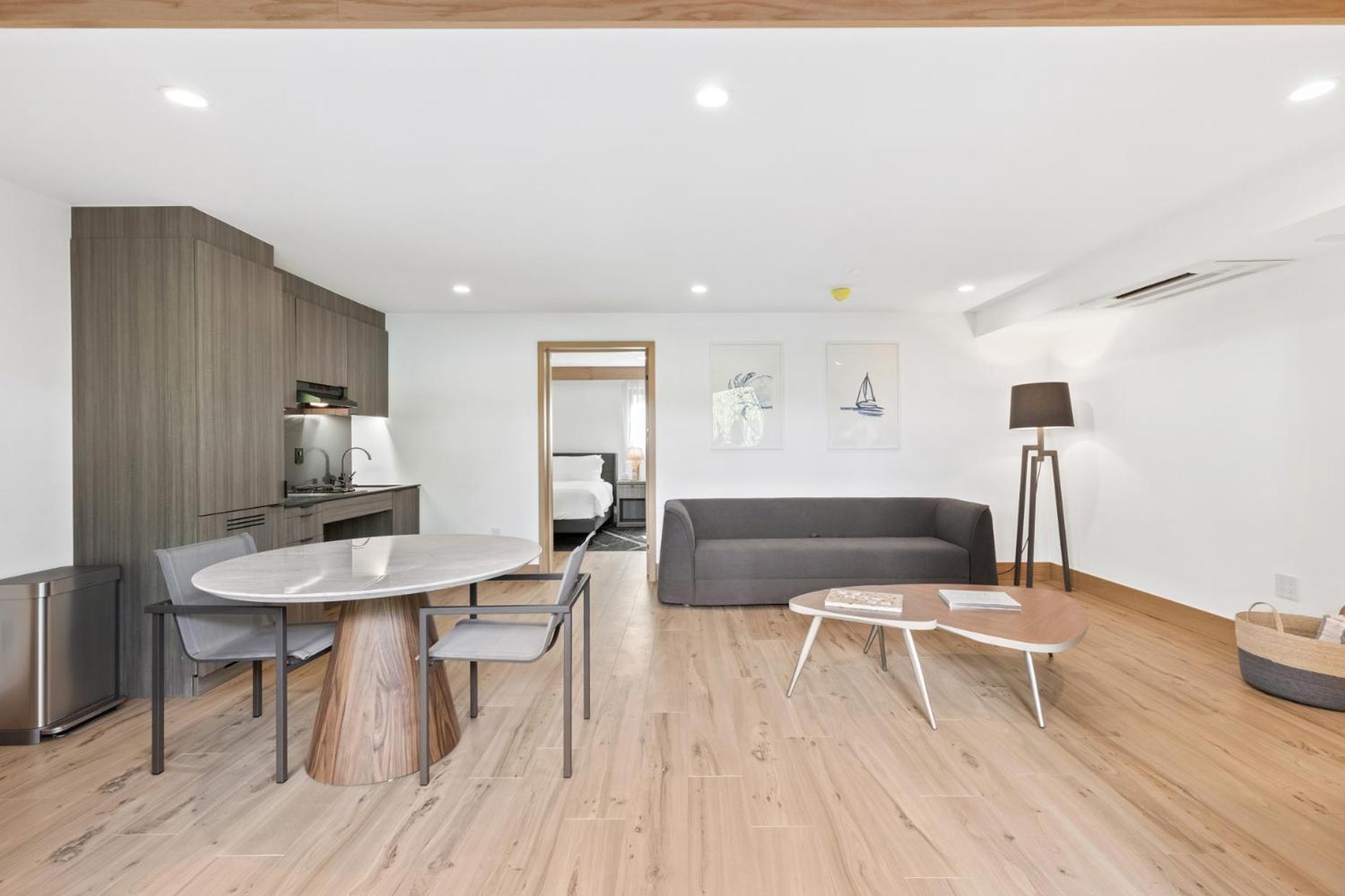 Malibu Sand Carbon Beach Suites Bagian luar foto