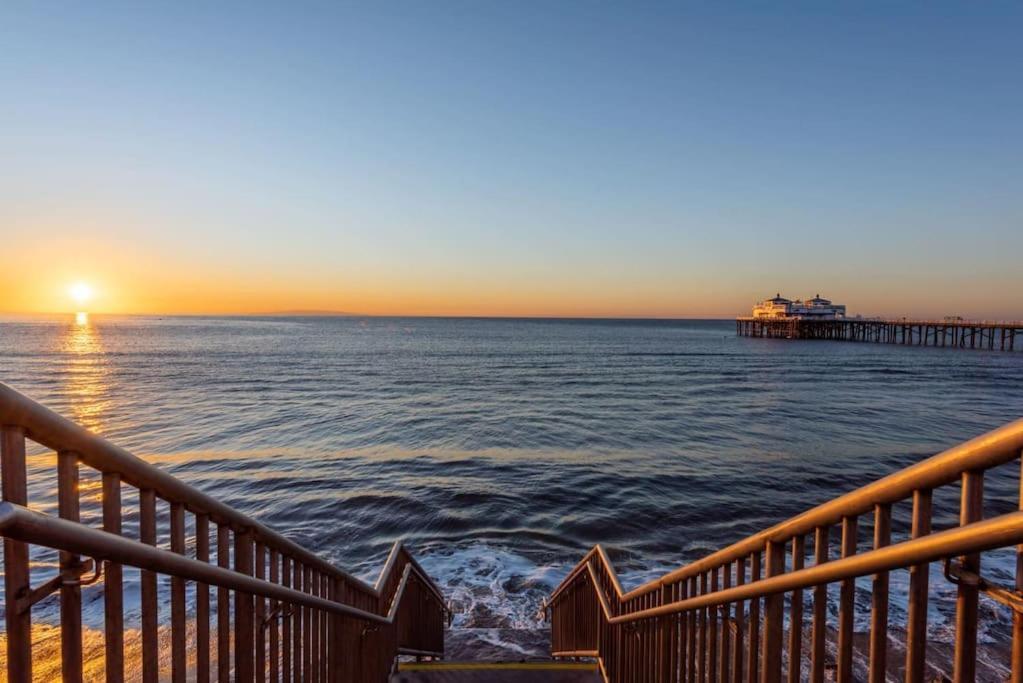 Malibu Sand Carbon Beach Suites Bagian luar foto