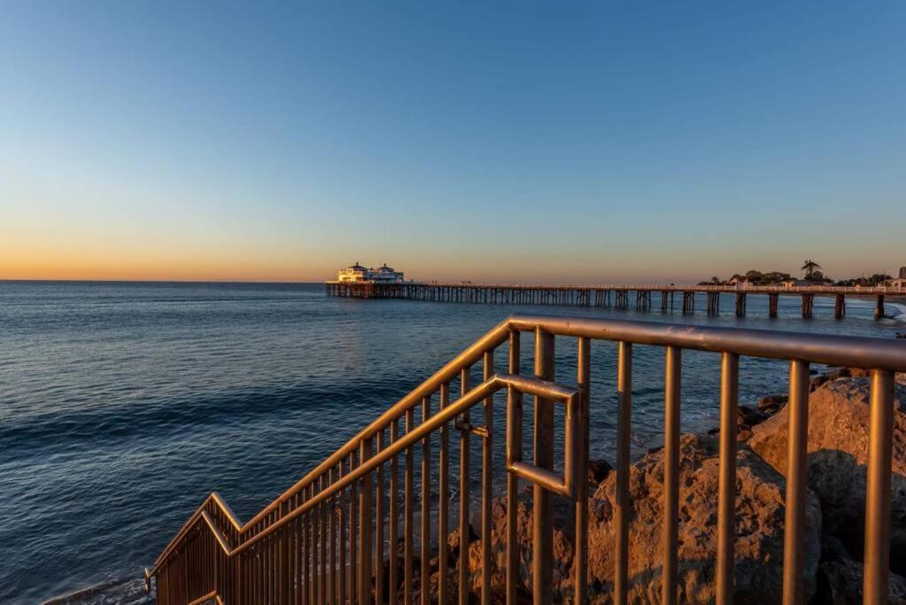 Malibu Sand Carbon Beach Suites Bagian luar foto